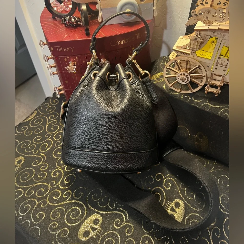 COACH Dempsey Black Pebble Leather Bucket Crossbody Bag W/Front Patch C5269
